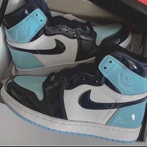 Jordan Retro 1 UNC patent blue chill